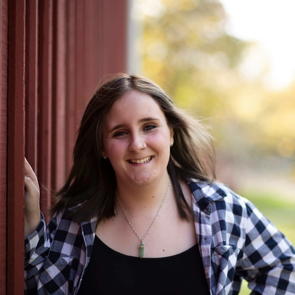 Meet your Posher, Jena - Picture 1 of 1